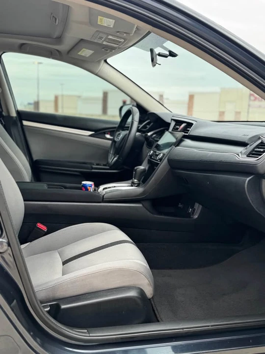 2018 Honda Civic 10th Gen - Image 7 of 12