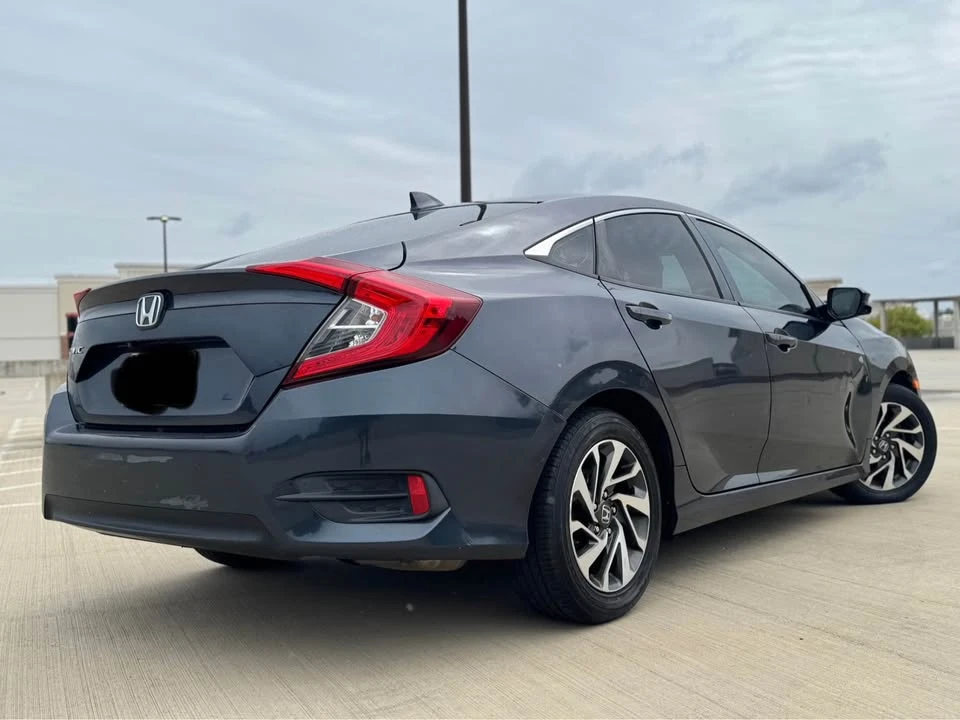 2018 Honda Civic 10th Gen - Image 4 of 12