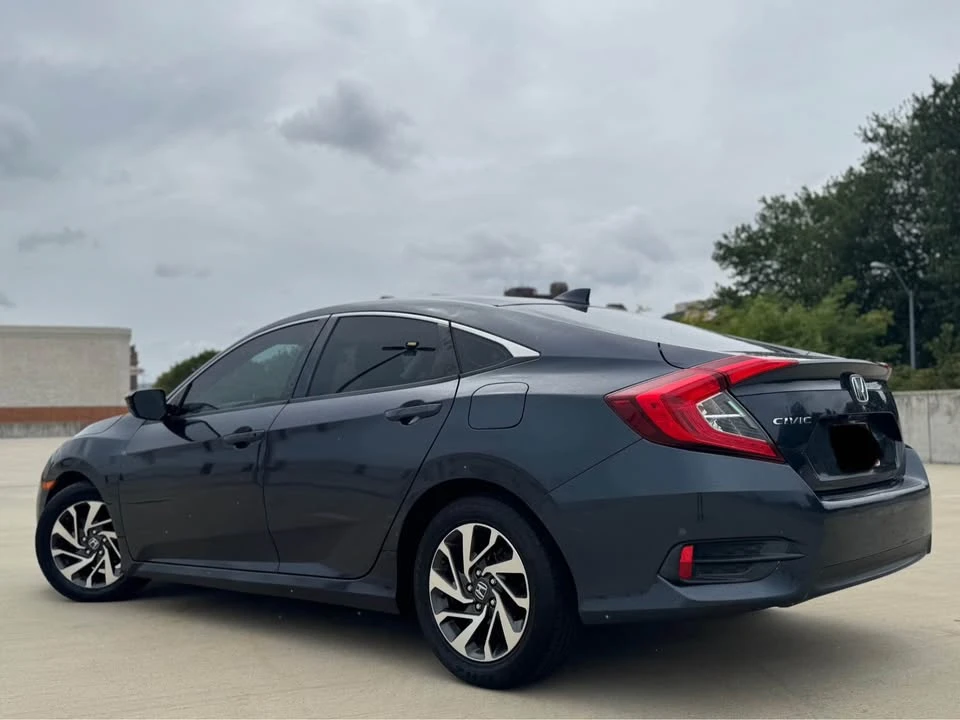 2018 Honda Civic 10th Gen - Image 3 of 12