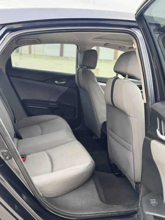 2018 Honda Civic 10th Gen - Image 8 of 12