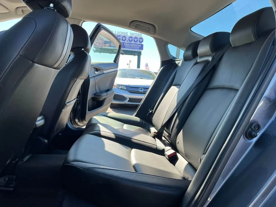 2018 Honda Civic 10th Gen - Image 9 of 12