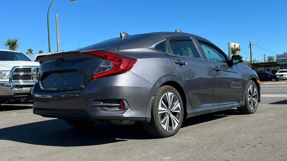 2018 Honda Civic 10th Gen - Image 4 of 12