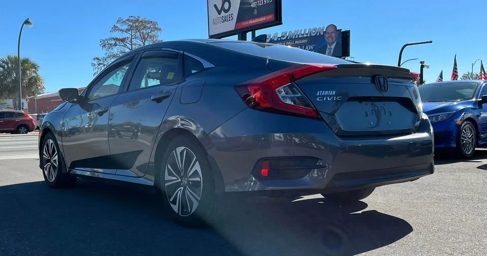 2018 Honda Civic 10th Gen - Image 6 of 12