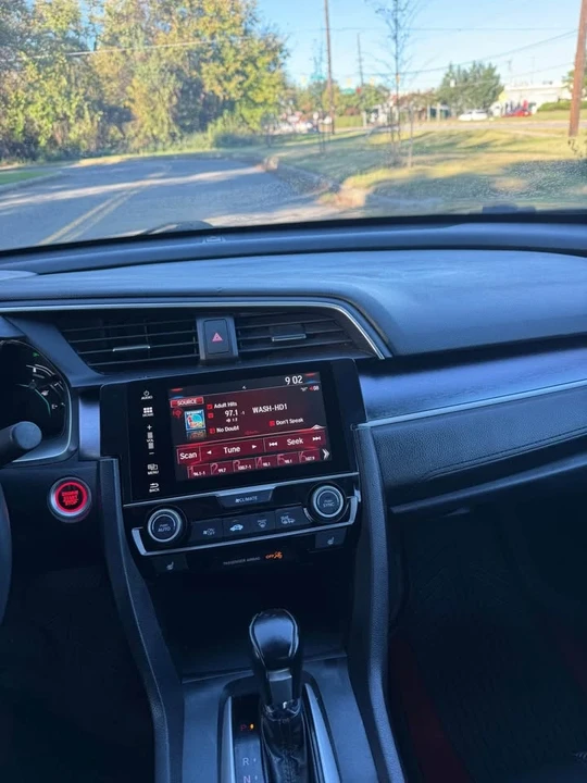 2018 Honda Civic 10th Gen - Image 12 of 15