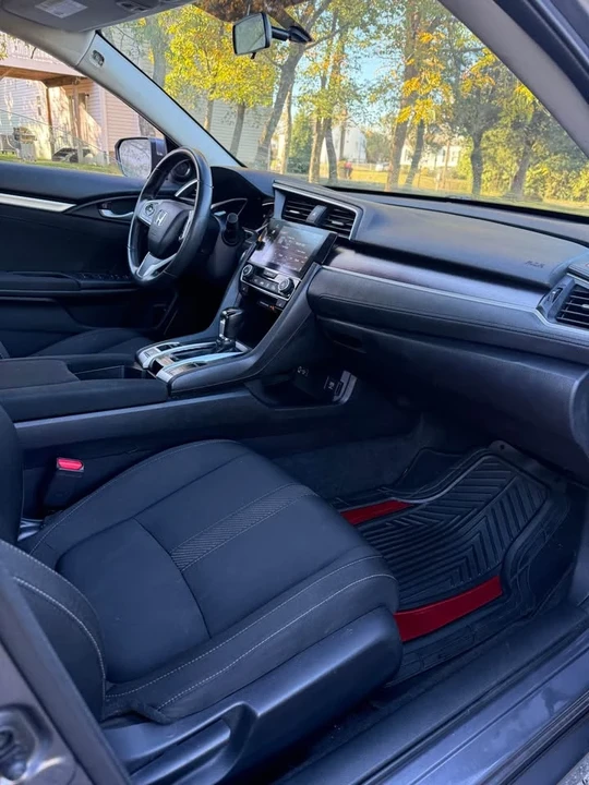 2018 Honda Civic 10th Gen - Image 6 of 15