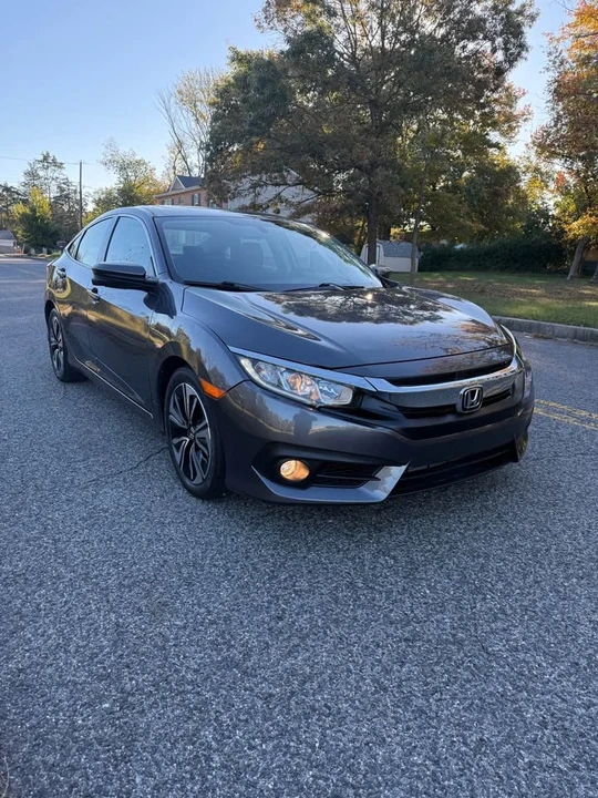 2018 Honda Civic 10th Gen - Image 5 of 15