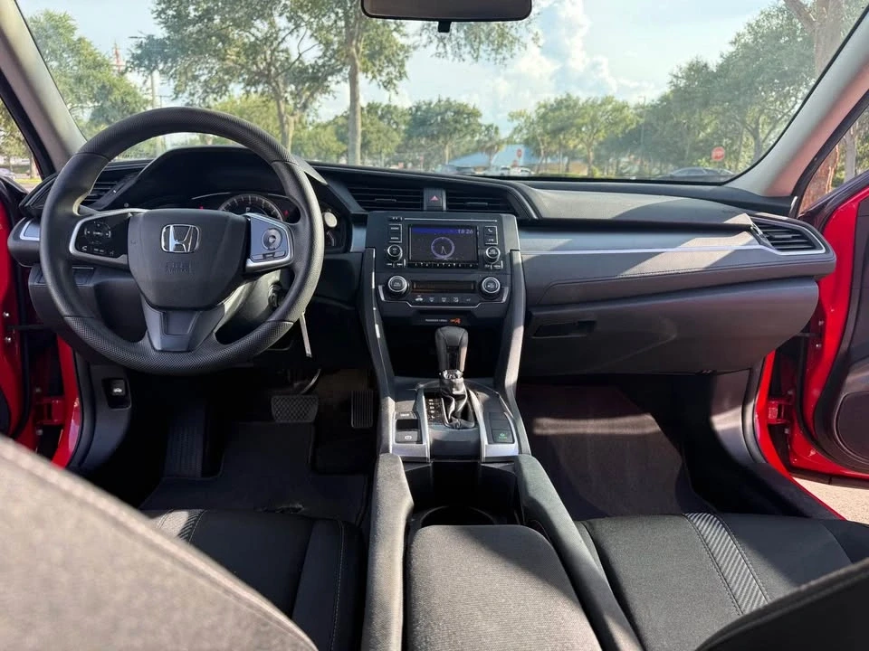 2018 Honda Civic 10th Gen - Image 8 of 14