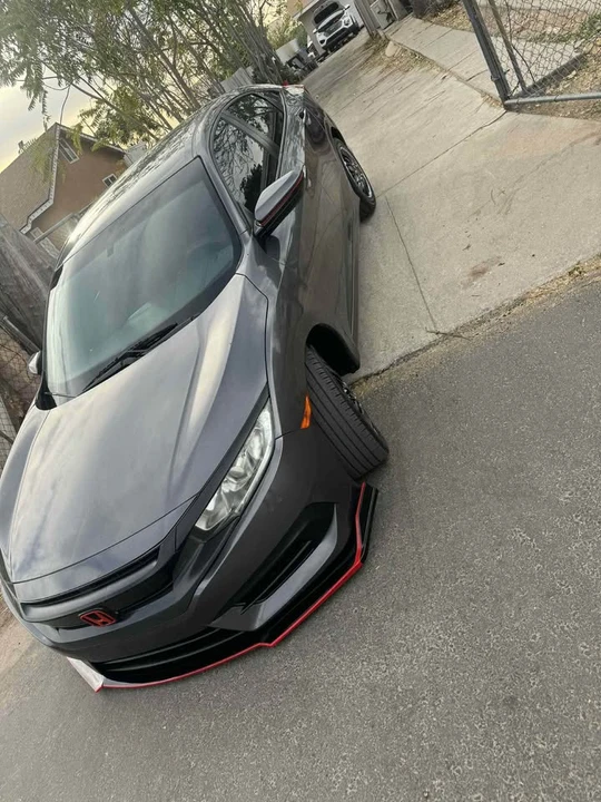 2018 Honda Civic 10th Gen - Image 3 of 15