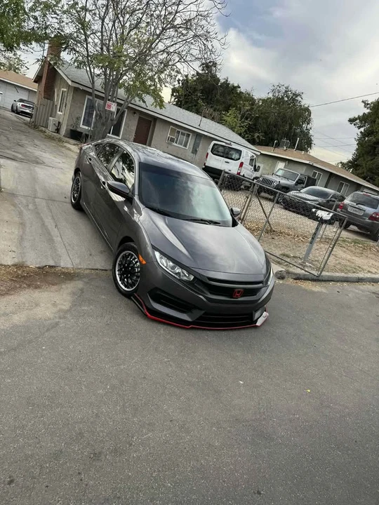 2018 Honda Civic 10th Gen - Image 7 of 15