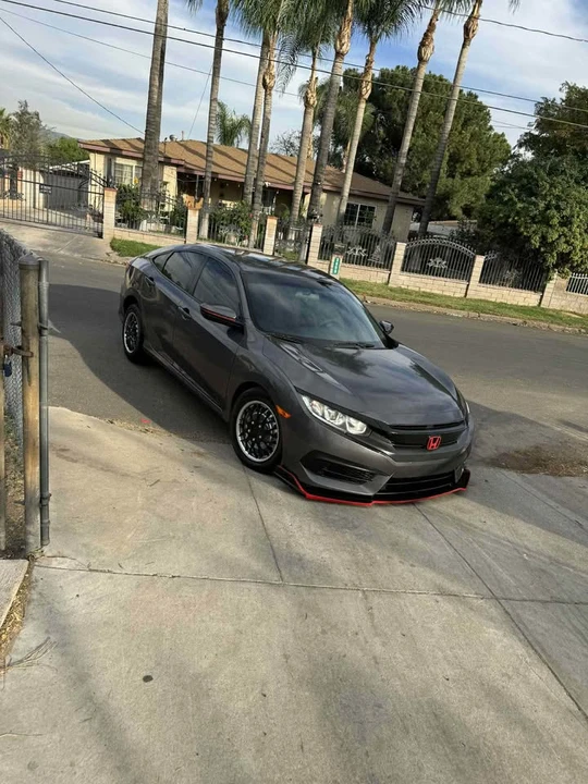 2018 Honda Civic 10th Gen - Image 5 of 15