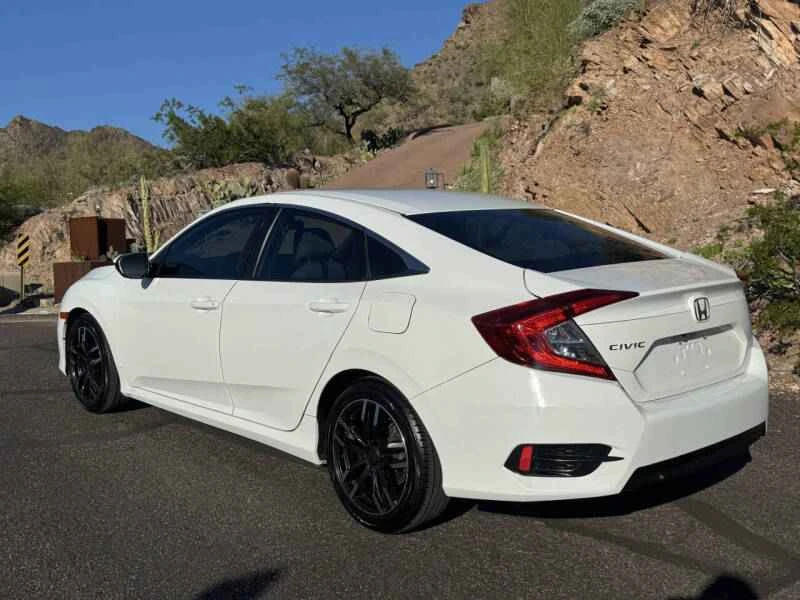 2018 Honda Civic 10th Gen - Image 5 of 16