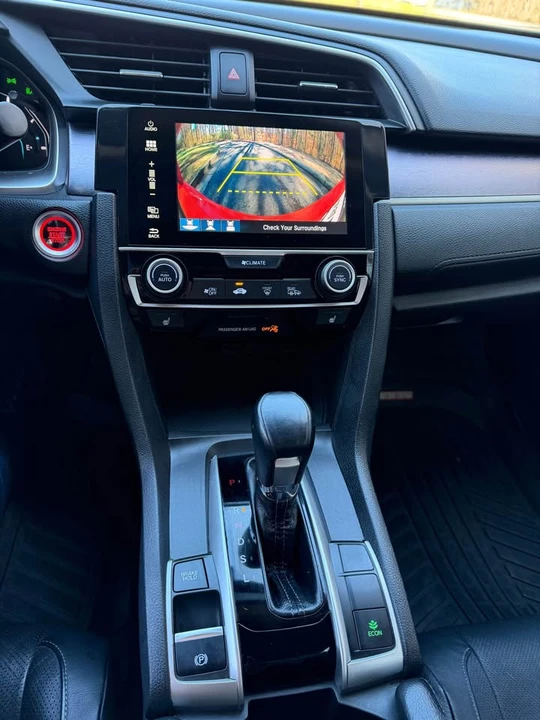 2018 Honda Civic 10th Gen - Image 17 of 19