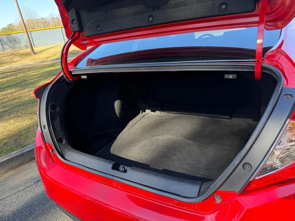 2018 Honda Civic 10th Gen - Image 9 of 19