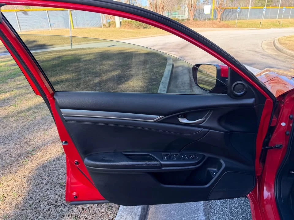 2018 Honda Civic 10th Gen - Image 8 of 19