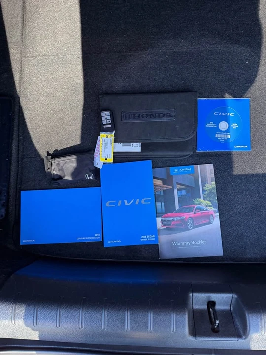 2018 Honda Civic 10th Gen - Image 11 of 19