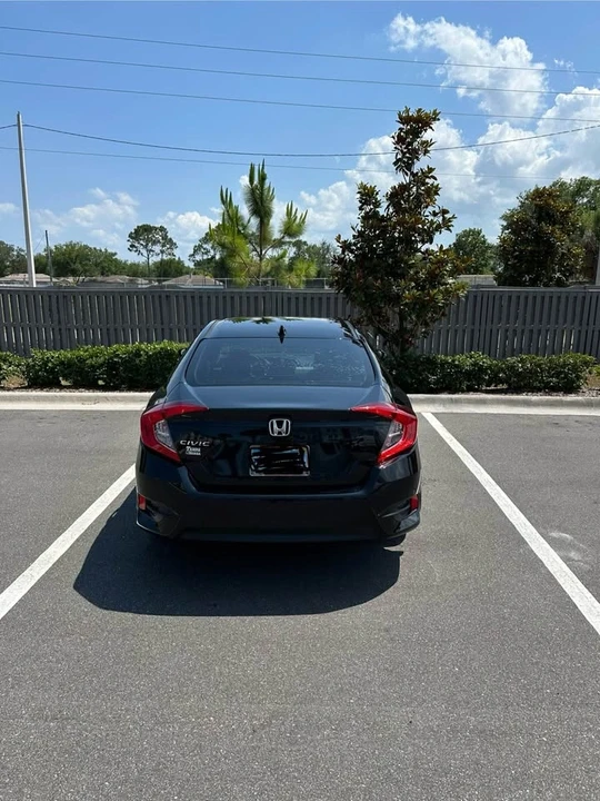 2018 Honda Civic 10th Gen - Image 9 of 10
