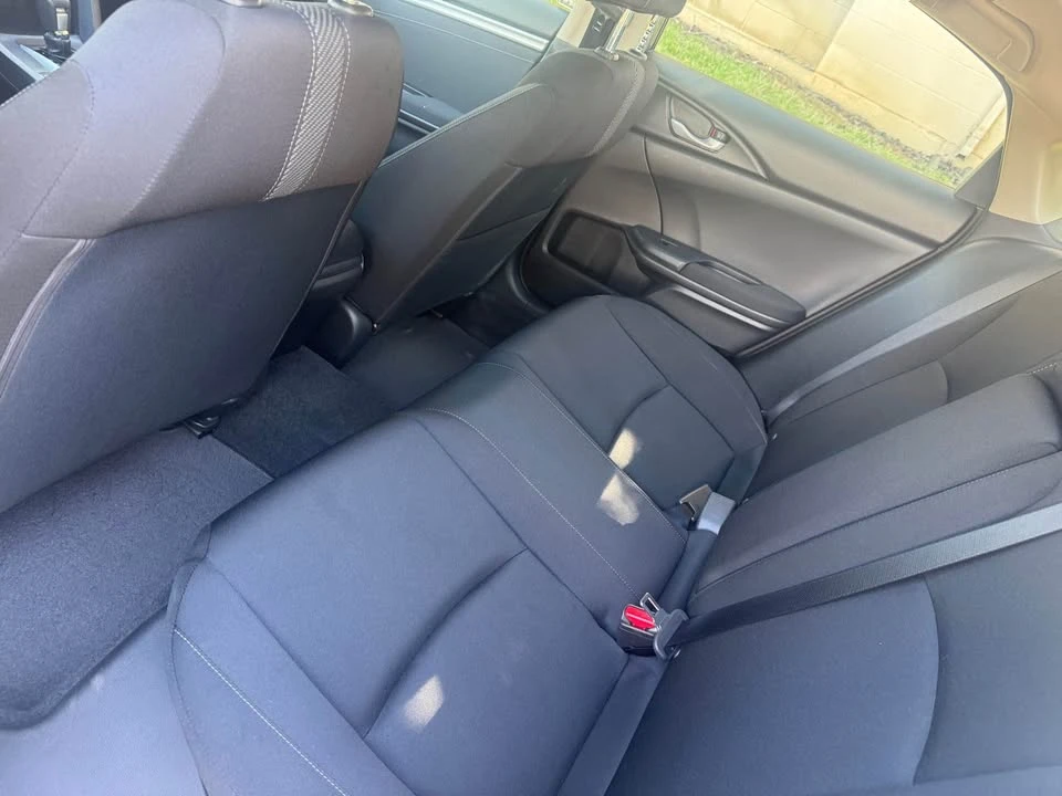 2018 Honda Civic 10th Gen - Image 11 of 15