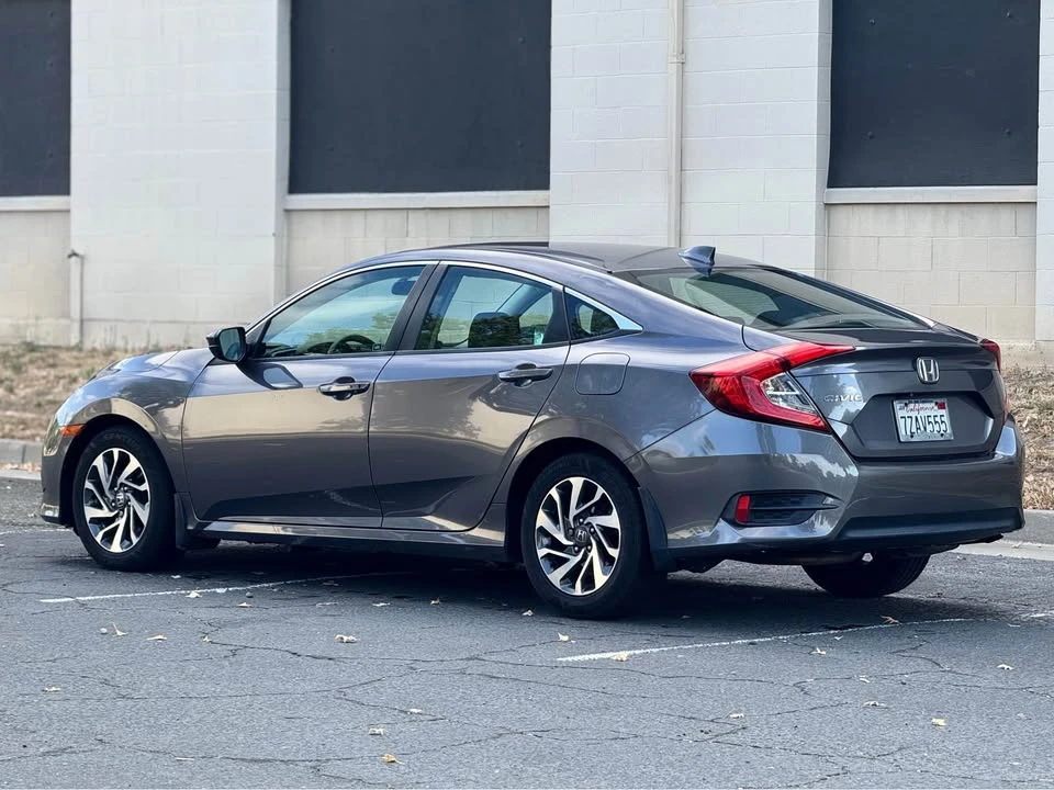 2018 Honda Civic 10th Gen - Image 7 of 15