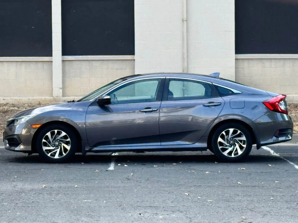 2018 Honda Civic 10th Gen - Image 8 of 15