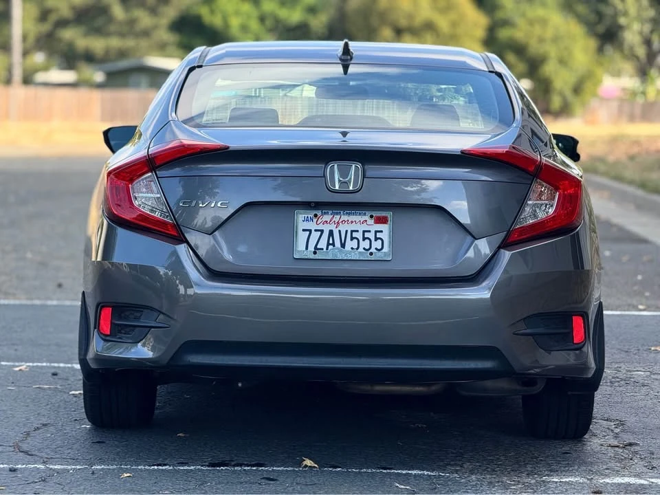 2018 Honda Civic 10th Gen - Image 6 of 15