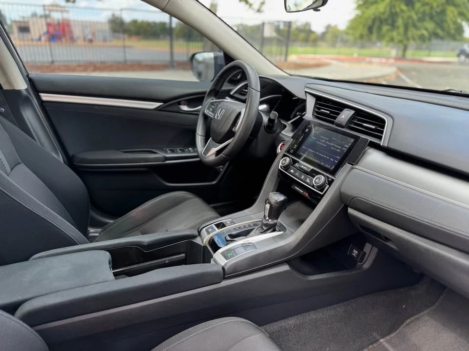 2018 Honda Civic 10th Gen - Image 15 of 20