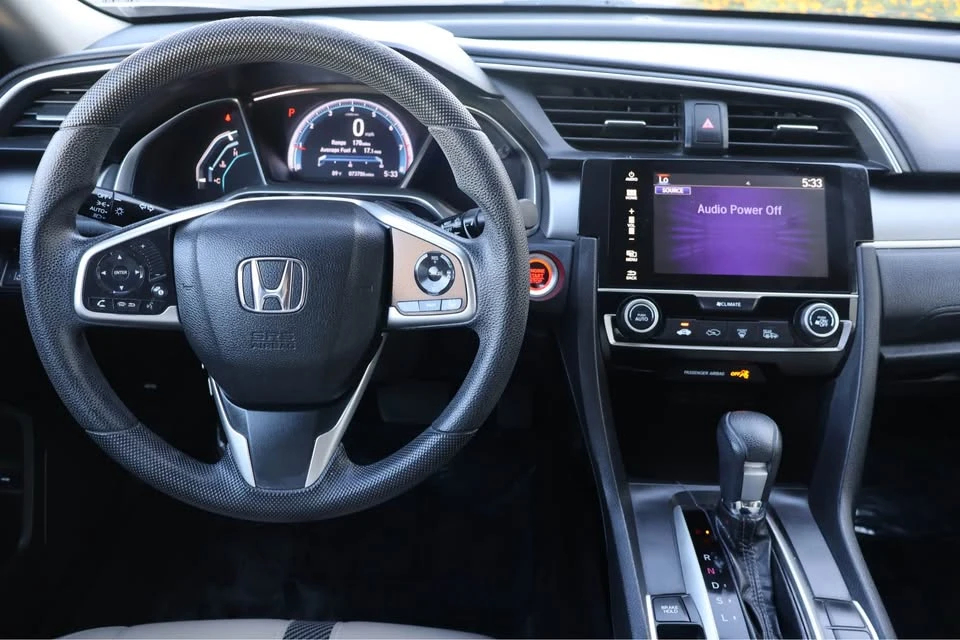 2018 Honda Civic 10th Gen - Image 8 of 10