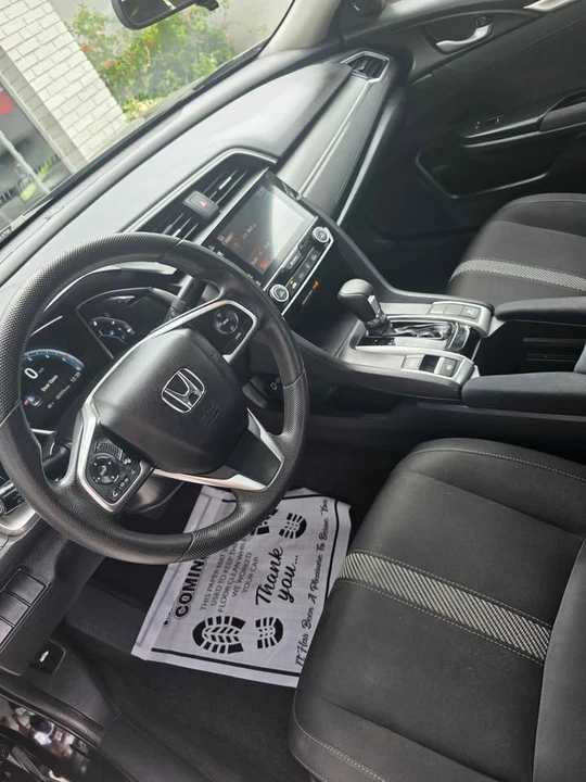 2018 Honda Civic 10th Gen - Image 8 of 12