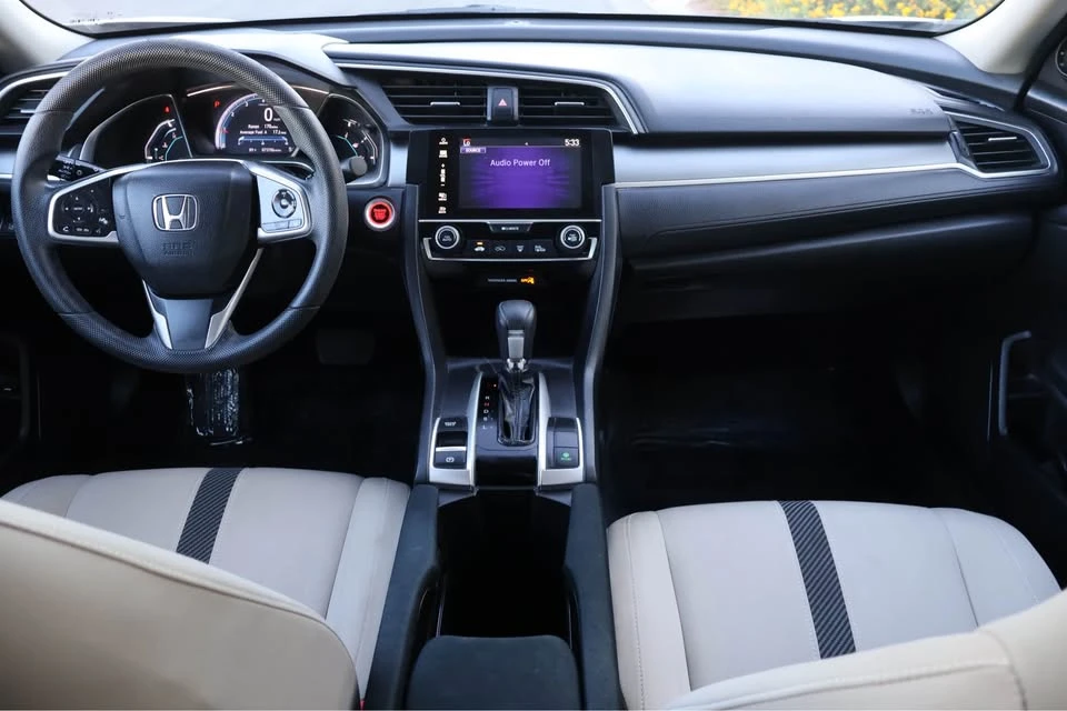 2018 Honda Civic 10th Gen - Image 7 of 10