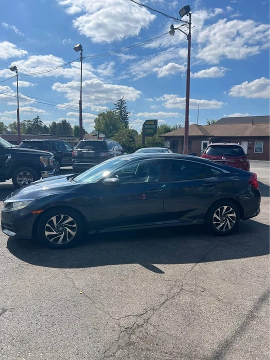 2018 Honda Civic 10th Gen - Image 3 of 12