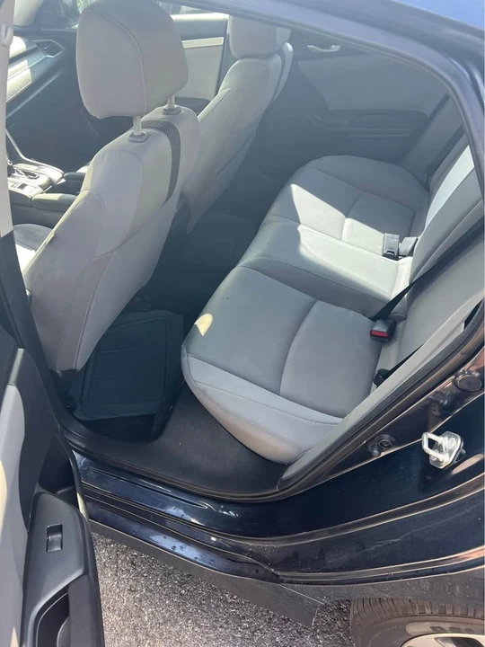 2018 Honda Civic 10th Gen - Image 10 of 12
