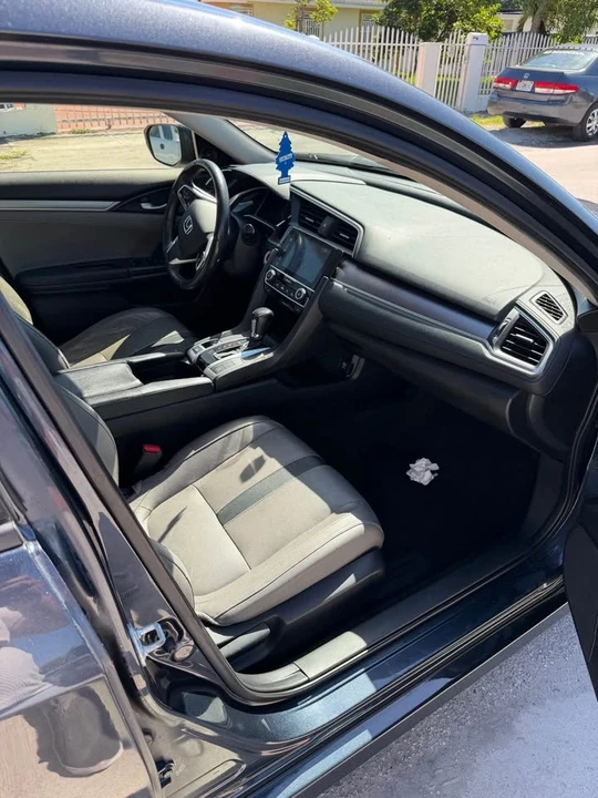 2018 Honda Civic 10th Gen - Image 13 of 16
