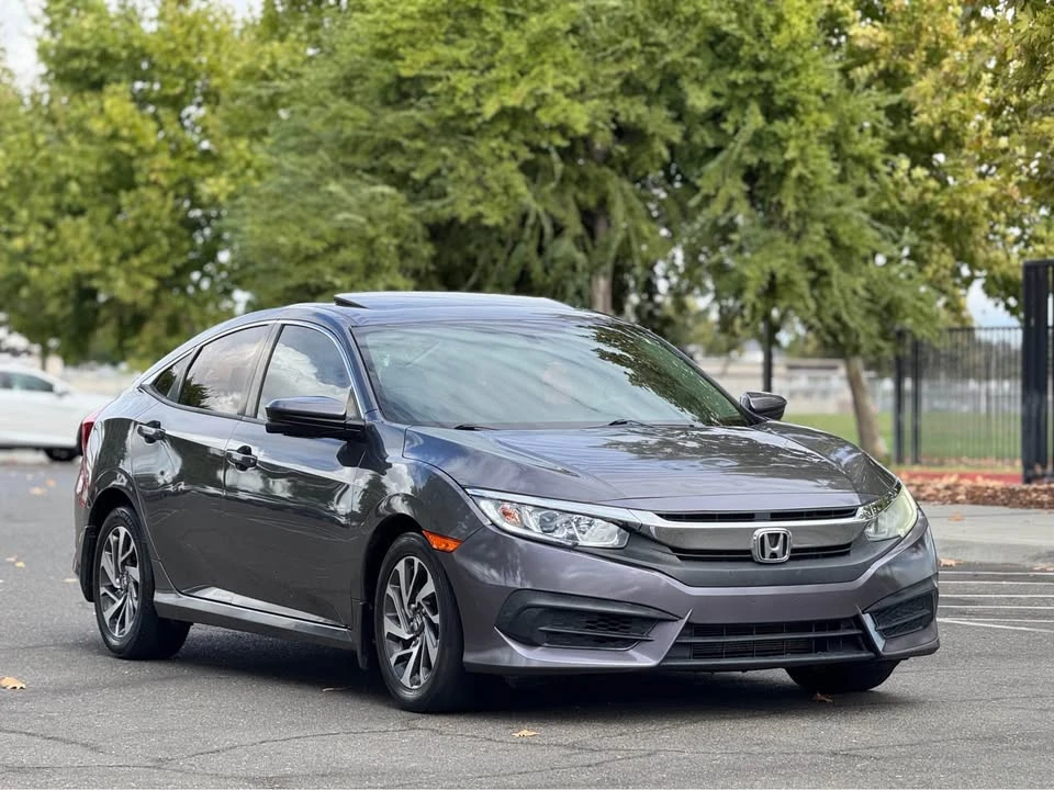 2018 Honda Civic 10th Gen - Image 17 of 19