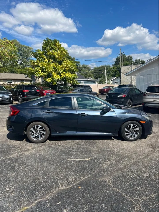 2018 Honda Civic 10th Gen - Image 7 of 12