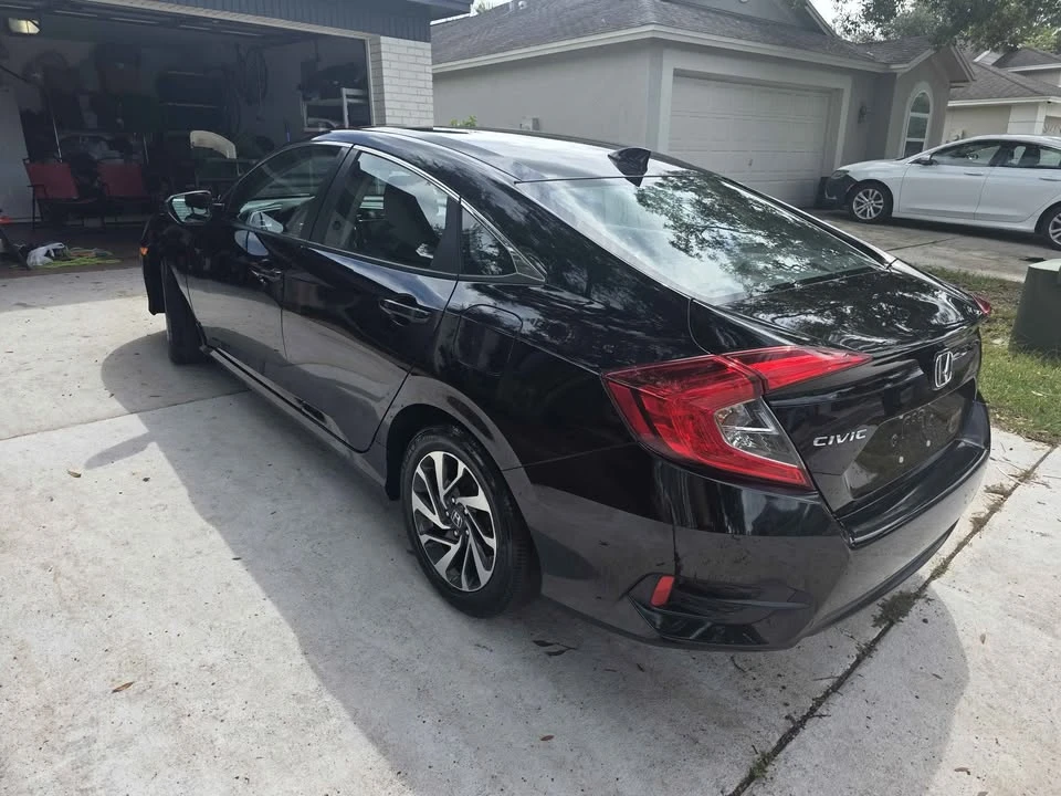 2018 Honda Civic 10th Gen - Image 3 of 12