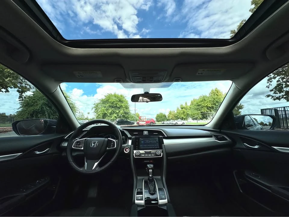 2018 Honda Civic 10th Gen - Image 10 of 19