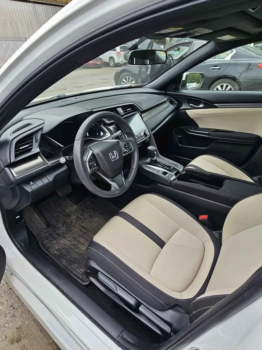 2018 Honda Civic 10th Gen - Image 8 of 16
