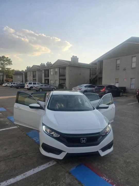 2018 Honda Civic 10th Gen - Image 10 of 10