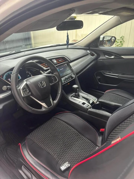 2018 Honda Civic 10th Gen - Image 3 of 7