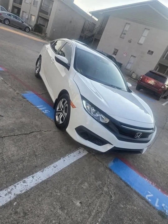 2018 Honda Civic 10th Gen - Image 5 of 10