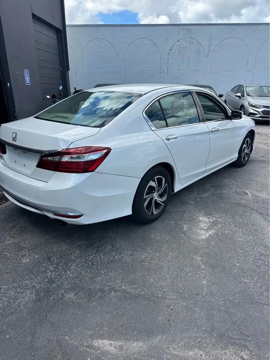 2018 Honda Civic 10th Gen - Image 8 of 9