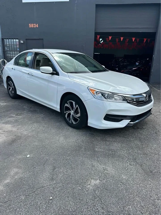 2018 Honda Civic 10th Gen - Image 6 of 9
