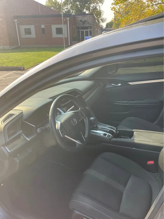 2018 Honda Civic 10th Gen - Image 9 of 20