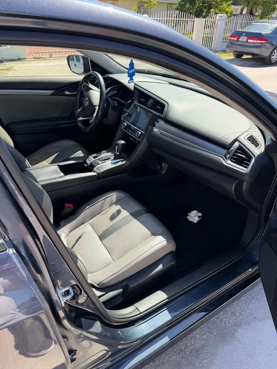 2018 Honda Civic 10th Gen - Image 12 of 16