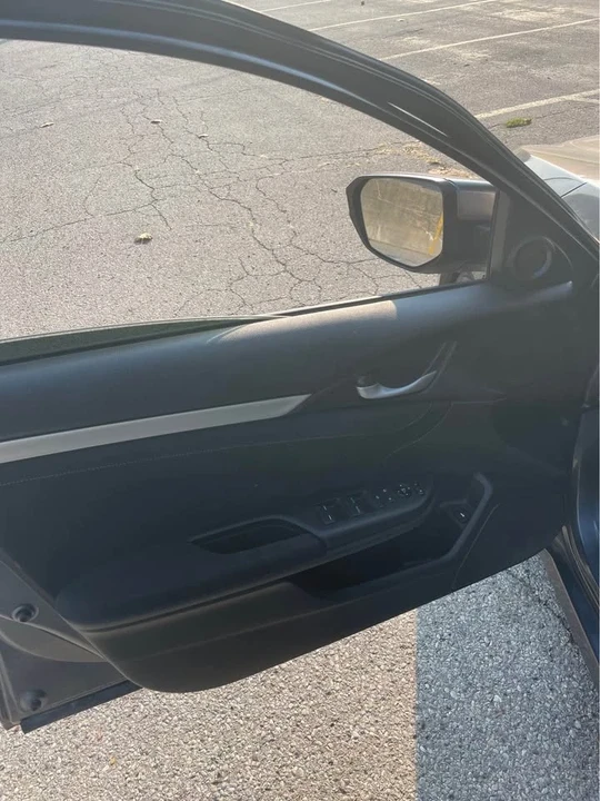 2018 Honda Civic 10th Gen - Image 8 of 20