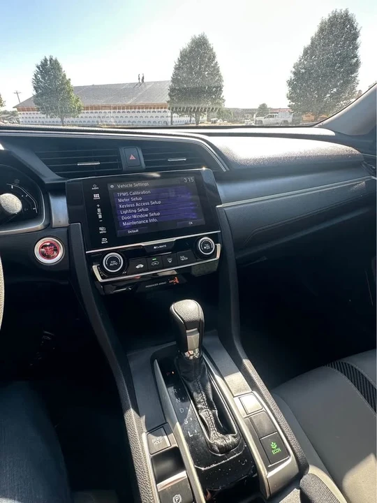 2018 Honda Civic 10th Gen - Image 12 of 13