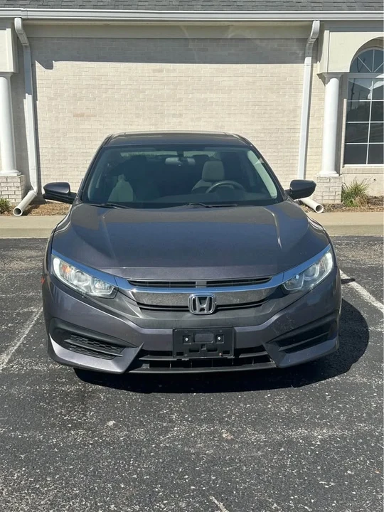 2018 Honda Civic 10th Gen - Image 2 of 13