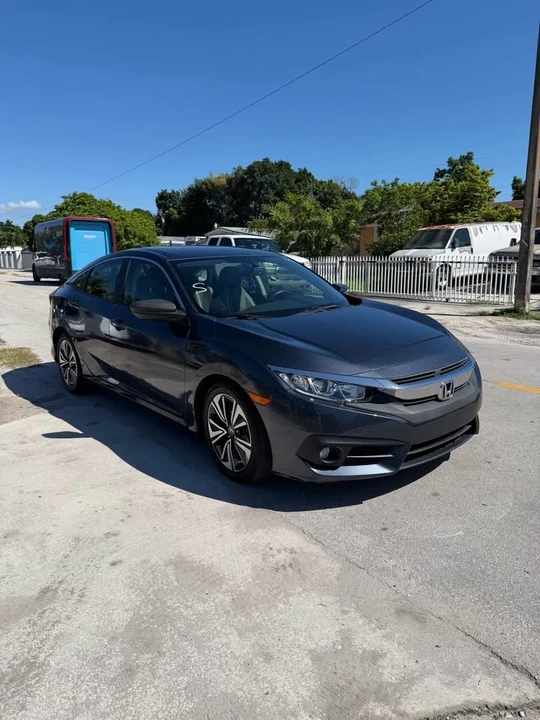 2018 Honda Civic 10th Gen - Image 4 of 16