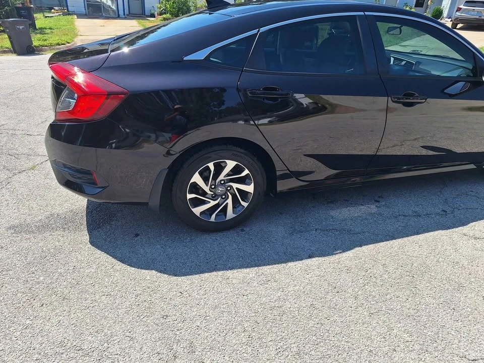 2018 Honda Civic 10th Gen - Image 10 of 10