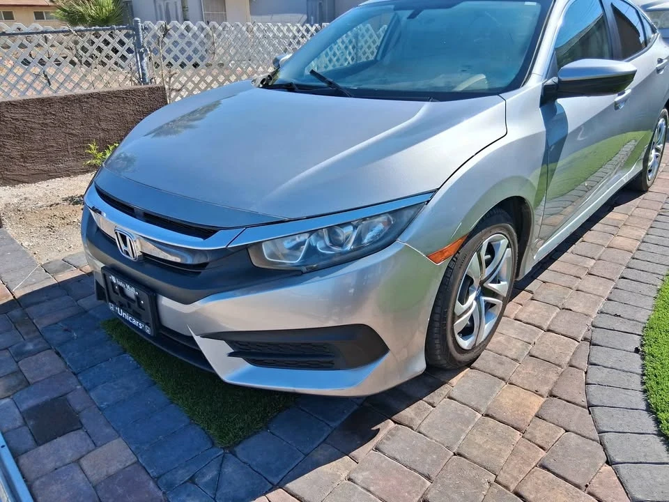 2018 Honda Civic 10th Gen - Image 5 of 6