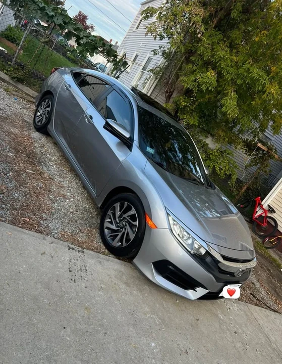 2018 Honda Civic 10th Gen - Image 2 of 17